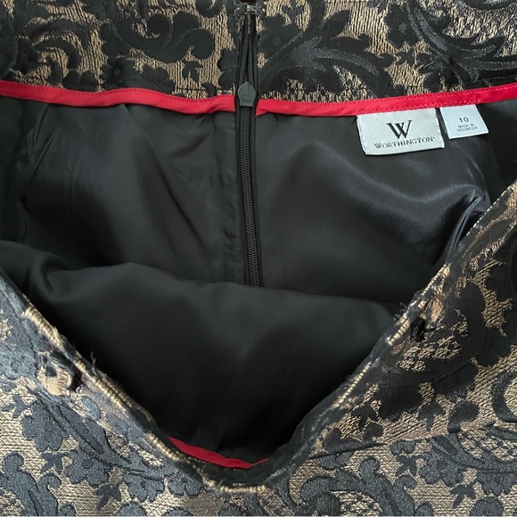 Ornamental Lace Pencil Skirt - Picture 2 of 11